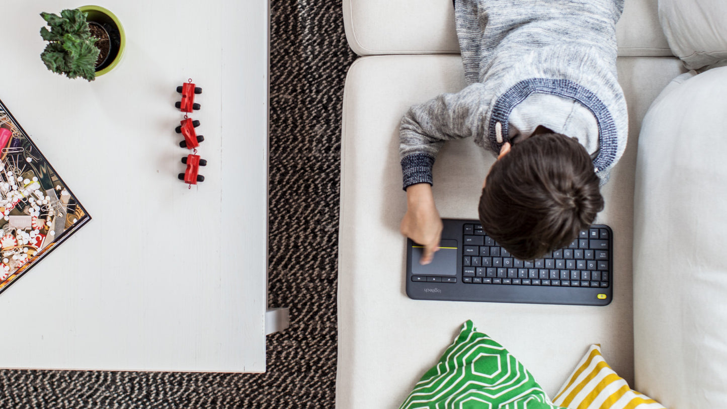 Clavier sans fil avec pavé tactile intégré Logitech K400 Plus (AZERTY, Français)